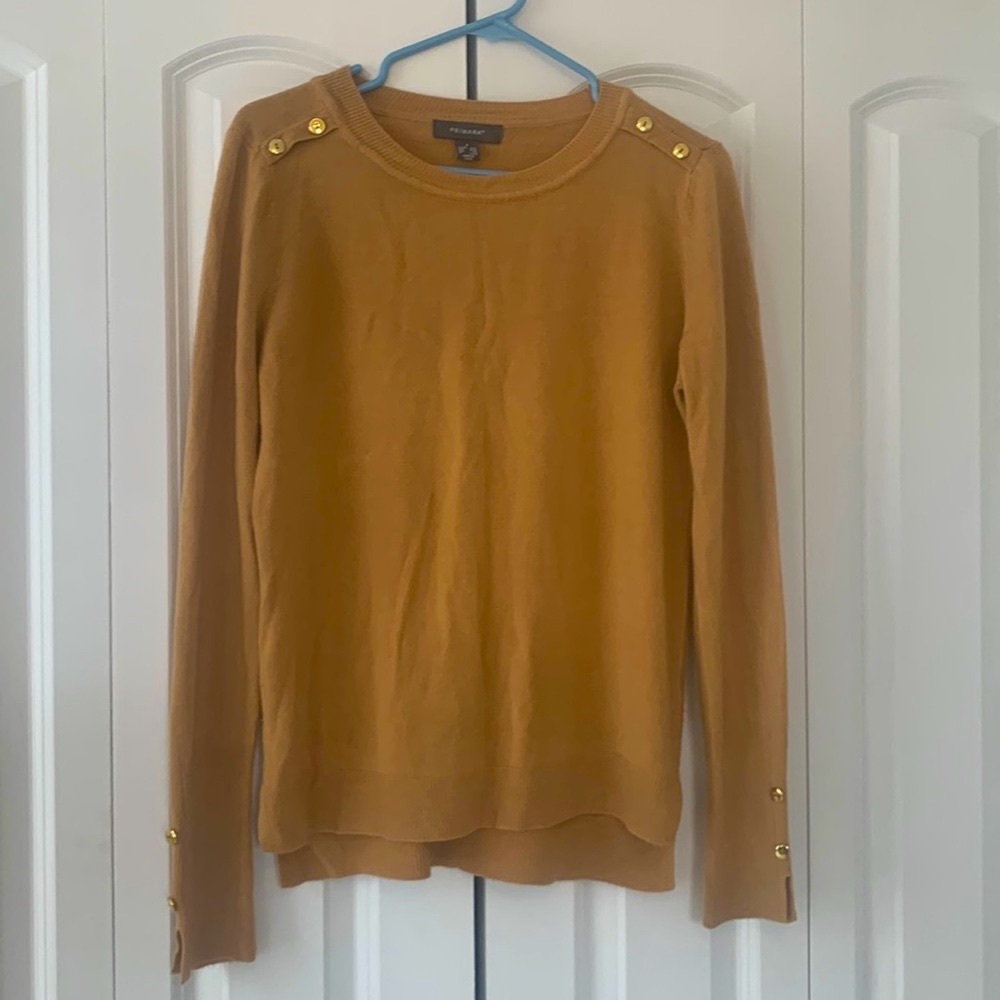 🌸 3/$15 Primark Tan Fitted Sweater, size small